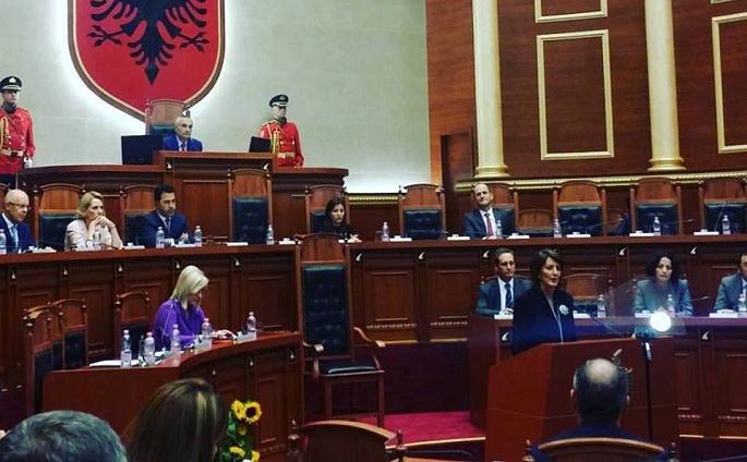 Ja kush mungoi në Parlament kur foli Atifete Jahjaga