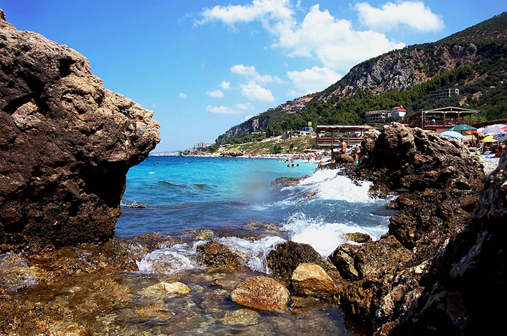 Vlorë, sekuestrohen 44 mijë m² tokë me dokumente false në Jonufra, vlera 4.4 milionë euro