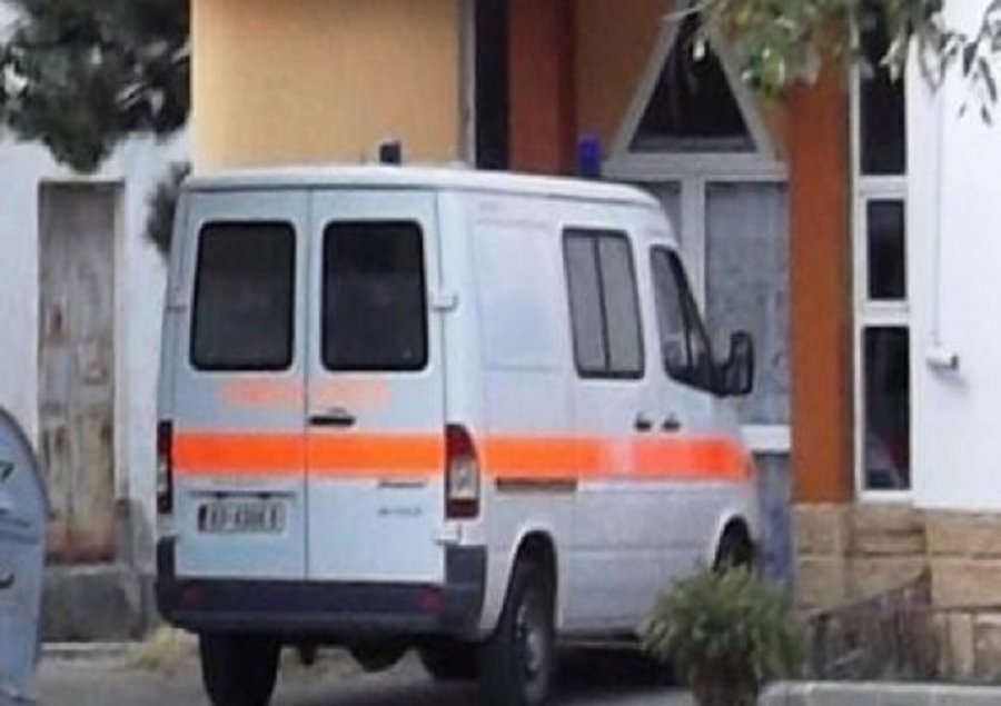 Vdes 42-vjeçari në Kapshticë, e zë vinçi
