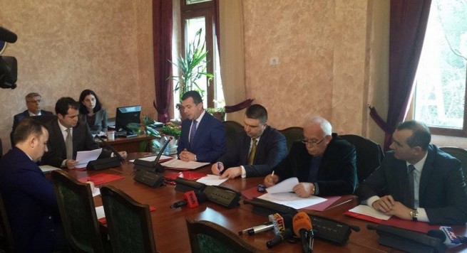 Të inkriminuarit, brenda 3 muajve duhet të lënë detyrën