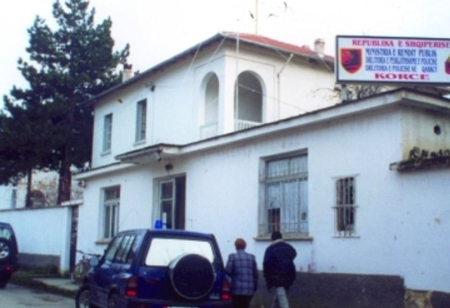 Vdes endacaku në Korçë nga i ftohti