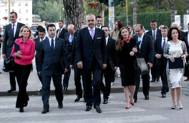 Skandalizohet investitori i huaj: Takova një ministër shqiptar, ishte “out” fare