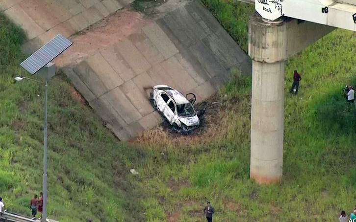 FOTO/ Gjendet i pajetë në makinën e djegur ambasadori grek në Brazil