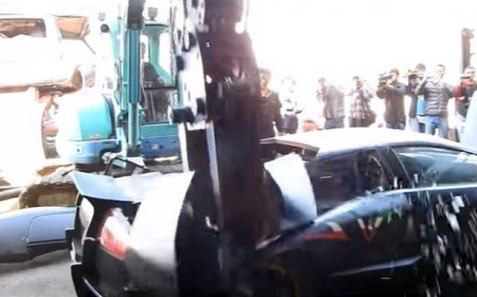 VIDEO/ Policia tajvaneze shkatërron Lamborghinin, arsyeja është befasuese