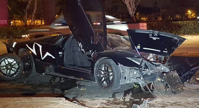 FOTO GALERI/ Merr Lamborghini për t’u dukur…, por e del para një palmë…