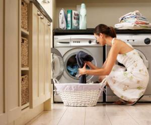 Ja si të ktheni në gjendjen e mëparshme rrobat e zvogëluara në lavatriçe