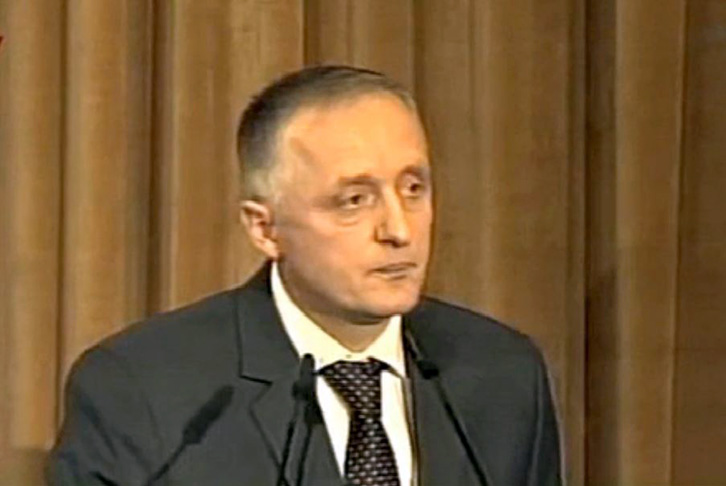 BATUTAT/ Lutfi Dervishi “ia zë në fyt” Edi Ramës darkën me gazetarët