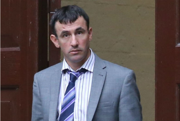 Britani, burg për shqiptarin, postoi në internet foton e foshnjës që abuzohej seksualisht