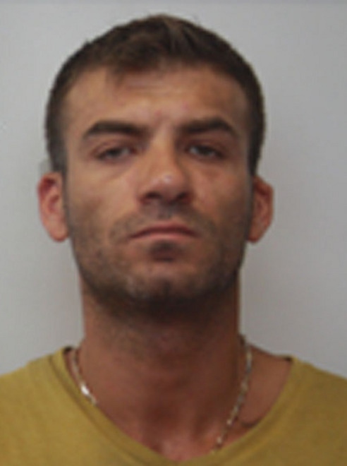 Itali, grabitësi shqiptar ndërron “zanat”, bëhet trafikant droge por arrestohet