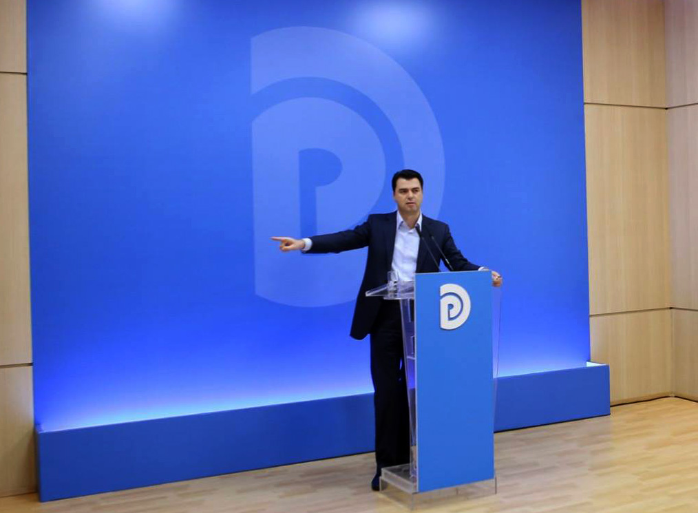 Basha: Dufi dhe zemërata popullore gjatë protestës, ndaj një bande hajdutërish që po zhvatin pasuritë