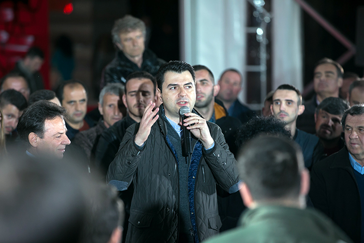 Lulzim Basha dy premtime për mësuesit