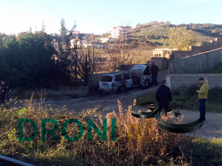 FOTO GALERI/ Gjendet makina e djegur dhe  braktisur e grabitësve të blindit me para
