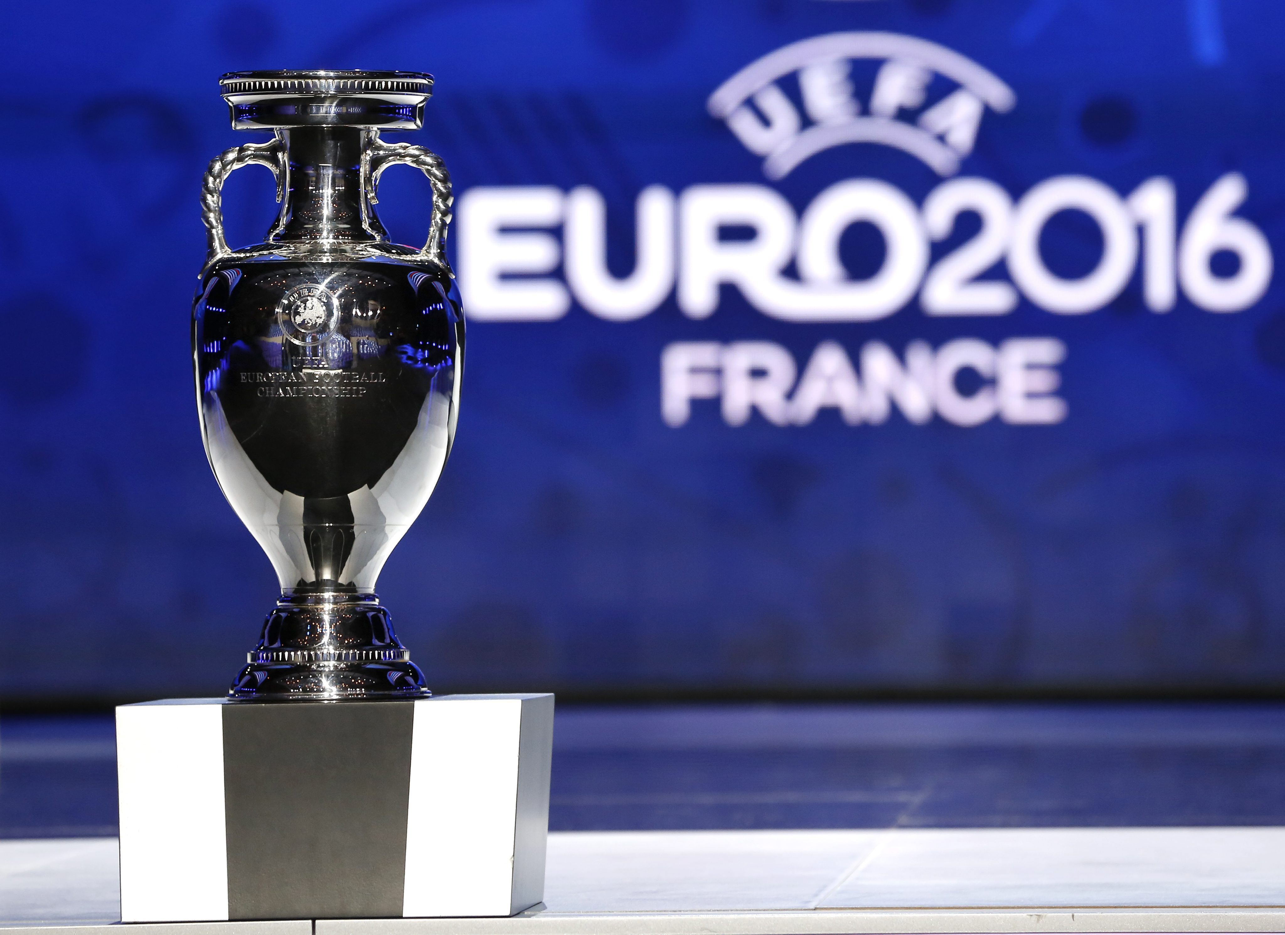 Sulmet në Paris, UEFA garanton që Euro 2016 do të luhet në Francë