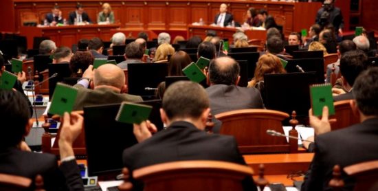 LISTA/ Këta deputetë janë pro plehrave