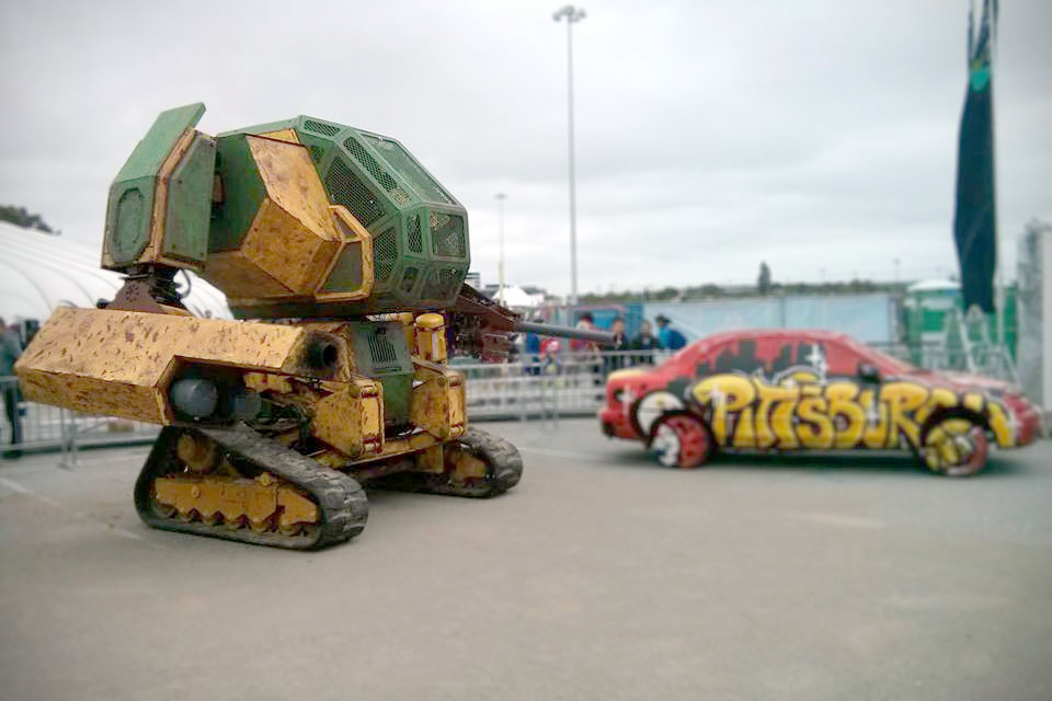 VIDEO/ Amerika dhe Japonia në “garë të shfrenuar” – duel midis robotëve të tyre luftarakë