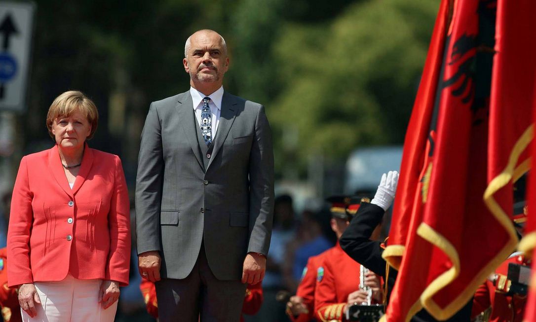 Rama-Merkelit: Kur Gjermania fiton kampionatin ka më shumë shqiptarë të gëzuar se kur fiton PS zgjedhjet