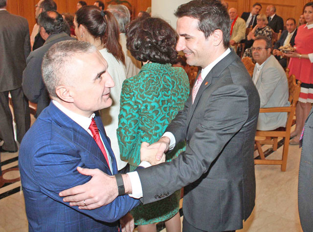 Meta, neutral mes kandidatëve: Gara në Tiranë është e hapur!