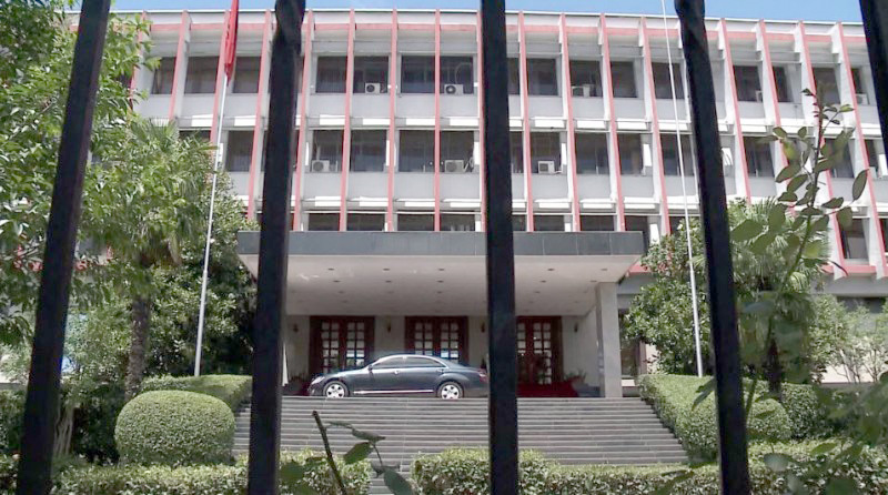 Ministria e Jashtme nuk respekton propozimet e veta dhe dekretet e Presidentit