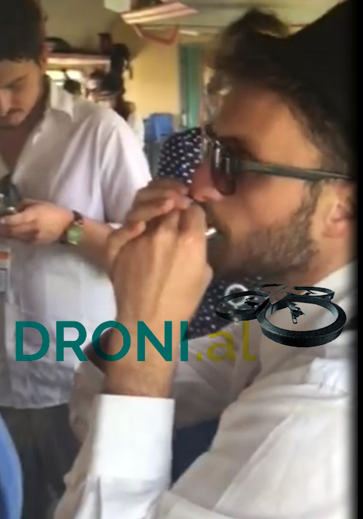 VIDEO/ Treni linjës Tiranë – Shkodër ofron muzikë “Jazz”, interes i madh, mbarojnë biletat