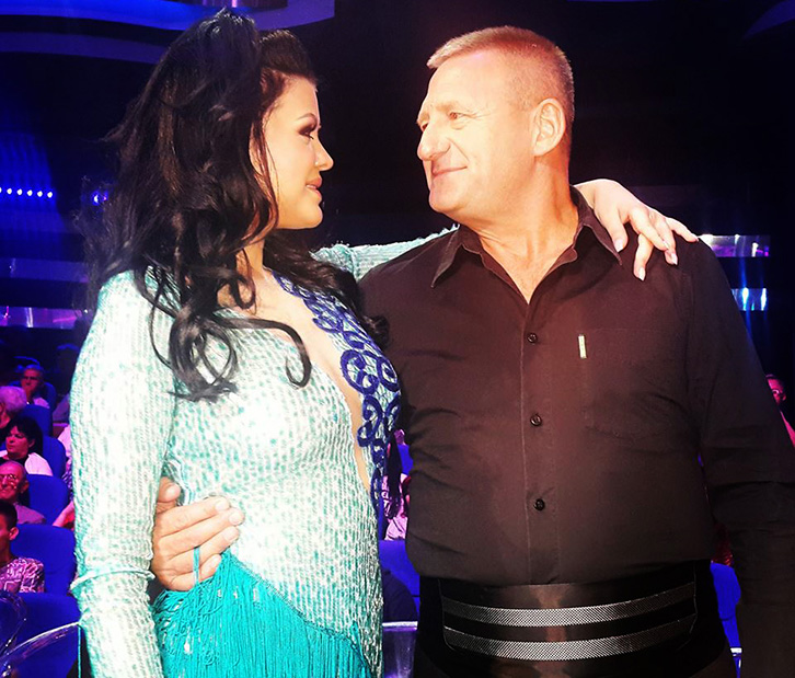 Nard Ndoka ironizon Robert Aliajn