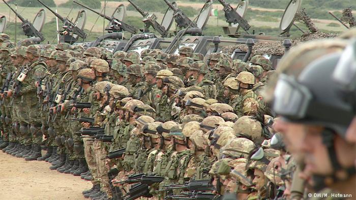 Sondazhi i BE: Shqiptarët besojnë te NATO dhe te Zoti