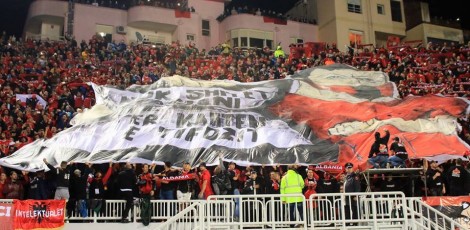PROTESTE NE STADIUM/Mbyllet ndeshja, Shqipëria humb 2:0 me Spanjën