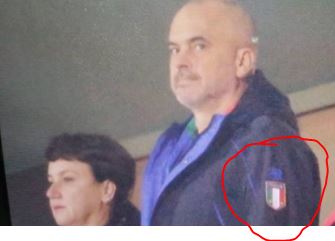 Rama në stadium, Kombëtarja po humb ndaj Spanjës