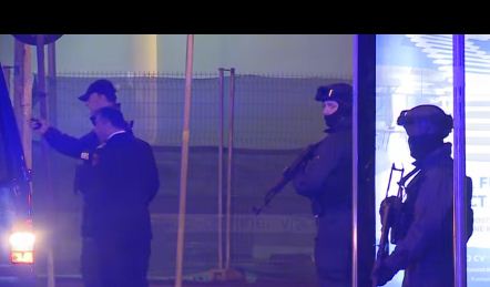 Kombëtarja izraelite, e rrethuar 2000 policë