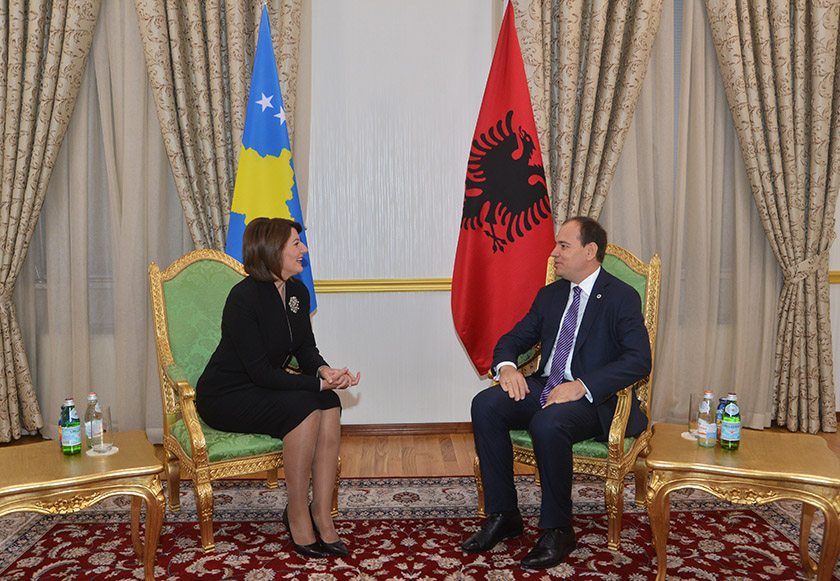 Nishani-Jahjaga: 80 marrëveshje duhen zbatuar plotësisht