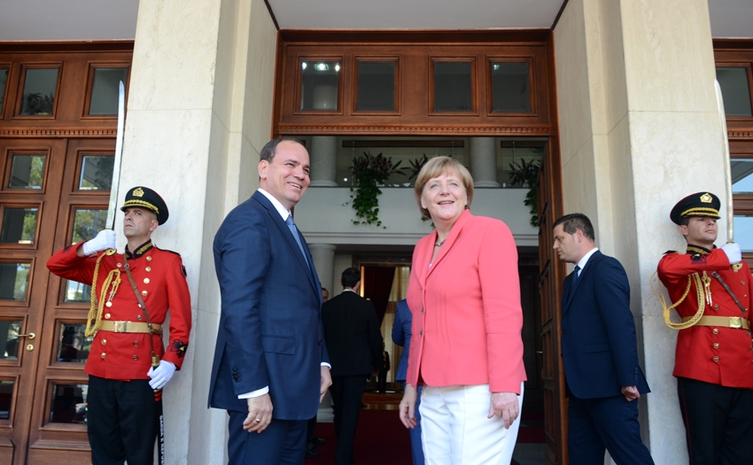 Nishani-Merkel: Jo lodhje nga zgjerimi, presim reforma të thella!