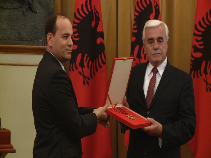 Presidenti Nishani, Urdhri i Flamurit për Ded Gjo Lulin