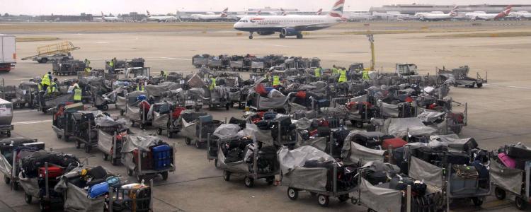 Aeroporti i Parisit, 4000 udhtarëve u mbeten bagazhet në aeroport