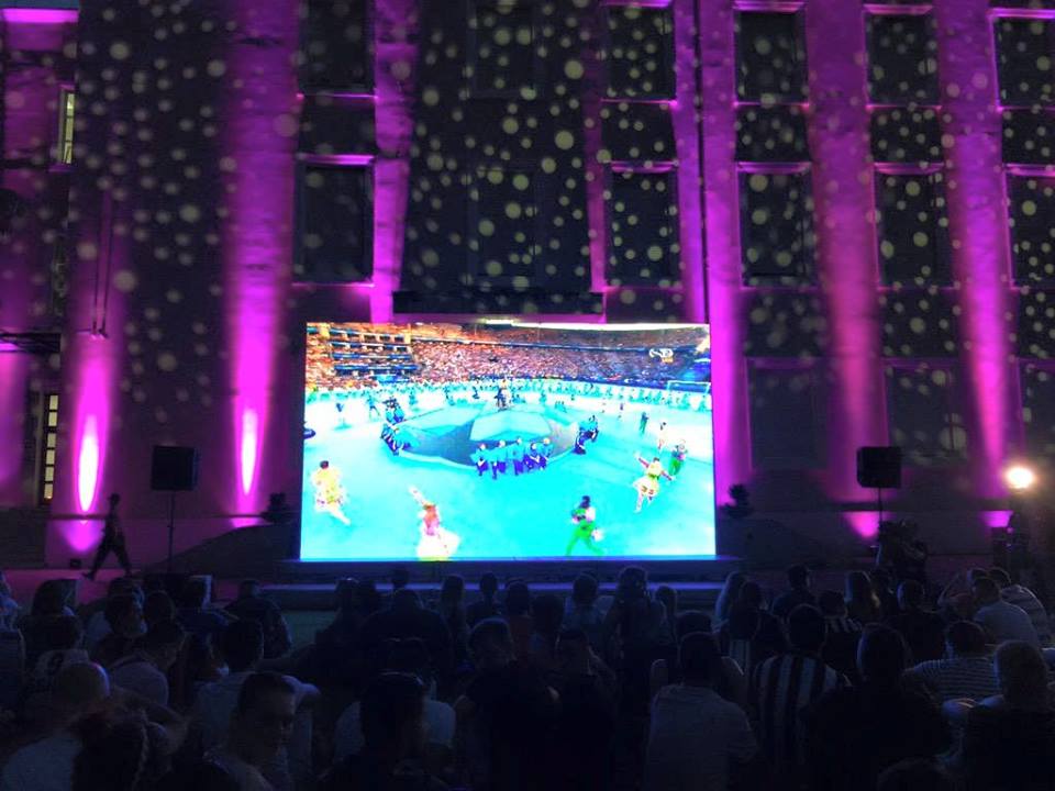 FINALJA/Rama një finale me ngjyrat e Rilindjes tek oborri i kryeministrisë. Pa birra