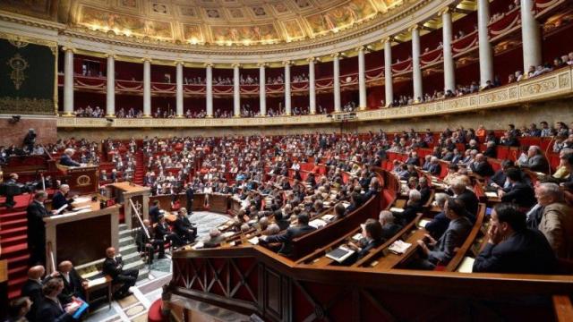 VIDEO/Hera e dytë në 100 vjet që ndodhi në Parlamentin francez