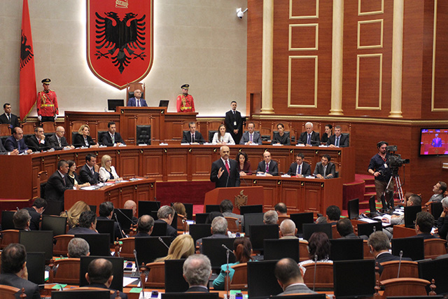114 VOTA/Votohet paketa nenligjore e ligjit të dekriminalizimit