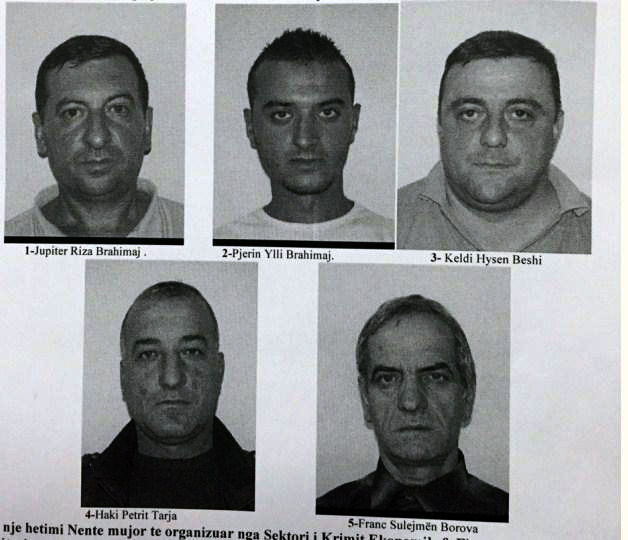 Tiranë, “Del Piero” shkatërron dhe prangos bandën e “konsujve” falsifikatorë