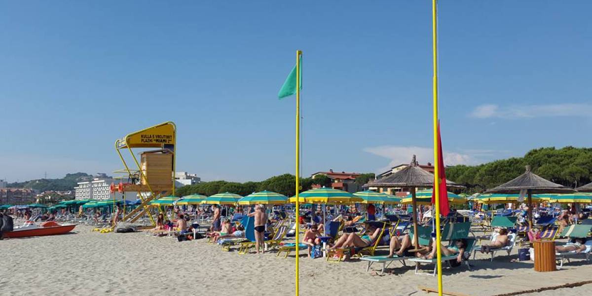 Durrës, zhduket fëmija 2 vjeç tek Shkëmbi i Kavajës