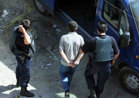 Armë dhe kanabis në Durrës, 3 të arrestuar