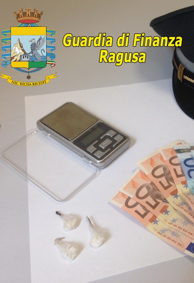 Itali, shqiptari kërkohej për lidhje me mafian, kapet me kokainë  në Raguza