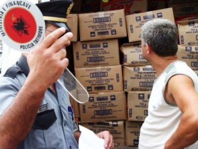 Policia nis dy hetime në Berat, nuk kanë licensë biznesi