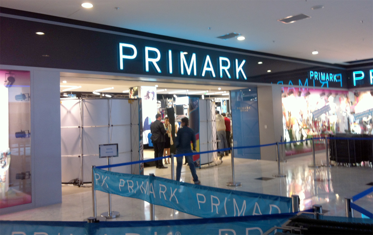 Paris, 10 persona mbahen peng në një market