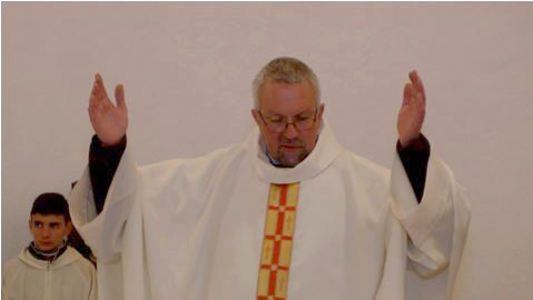 MESHA E KRISHTLINDJEVE/ Fushë-Arrëz, prifti gjerman: Varfëria u shtua, premtimet e bukura të bëhen realitet