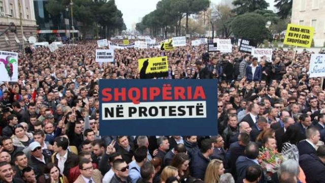 Protesta masive e PD, 1 mijë protestues vijnë vetëm nga Vlora