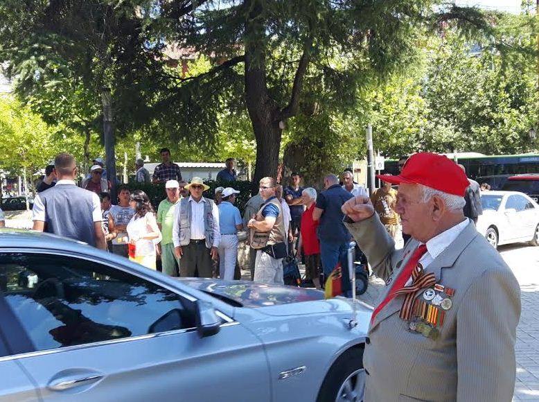 FOTO/Ja si proteston për reformën një protestues i Soros-it
