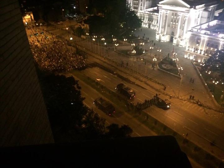 Tensione në Shkup, opozita shton presionin ndaj Gruevskit