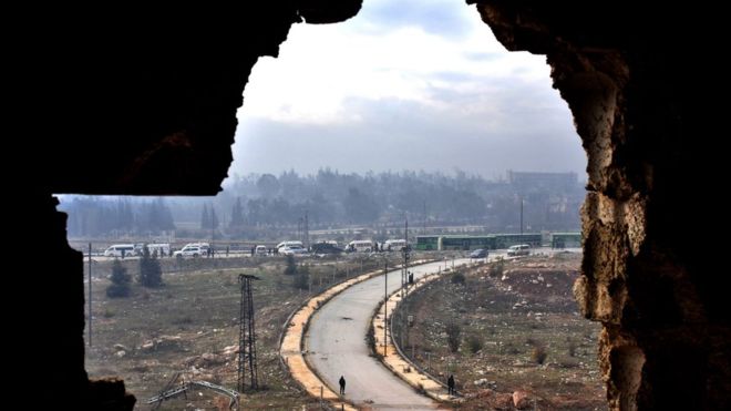 Ndërpritet evakuimi i civilëve nga Aleppo, qëllohen autobuzët