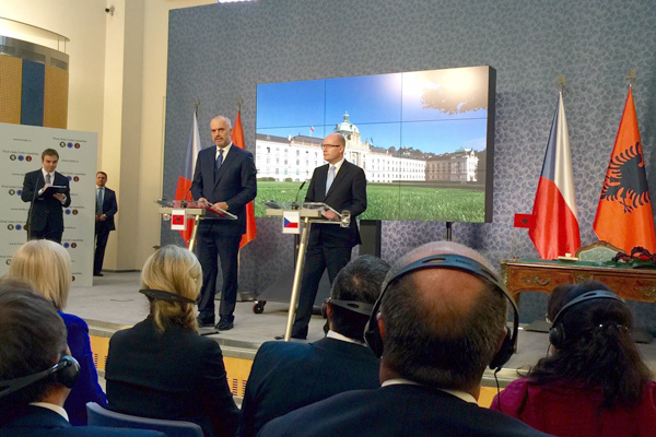 Rama në Çeki, asnjë pyetje dhe asnjë fjalë për CEZ në takimin me homologun Sobotka