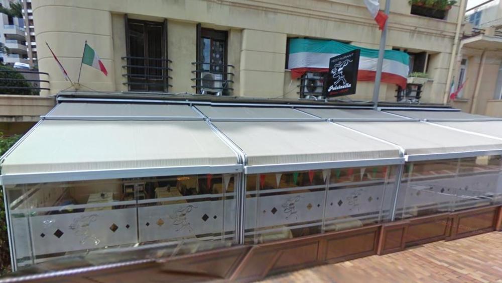 MONTE CARLO/Shqiptari ther me thikë kuzhinierin italian