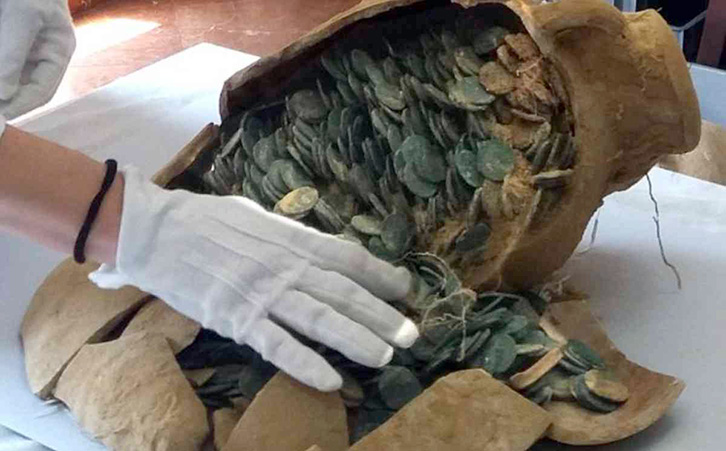 FOTO LAJM/ Spanjë, gjenden 600 kg monedha romake, vlera e tyre llogaritet miliona euro