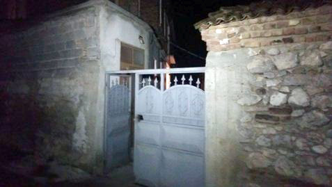 Flet gruaja që i shpëtoi plumbave në Korçë: Në çastin kur burri do më vriste, im bir mu hodh në qafë